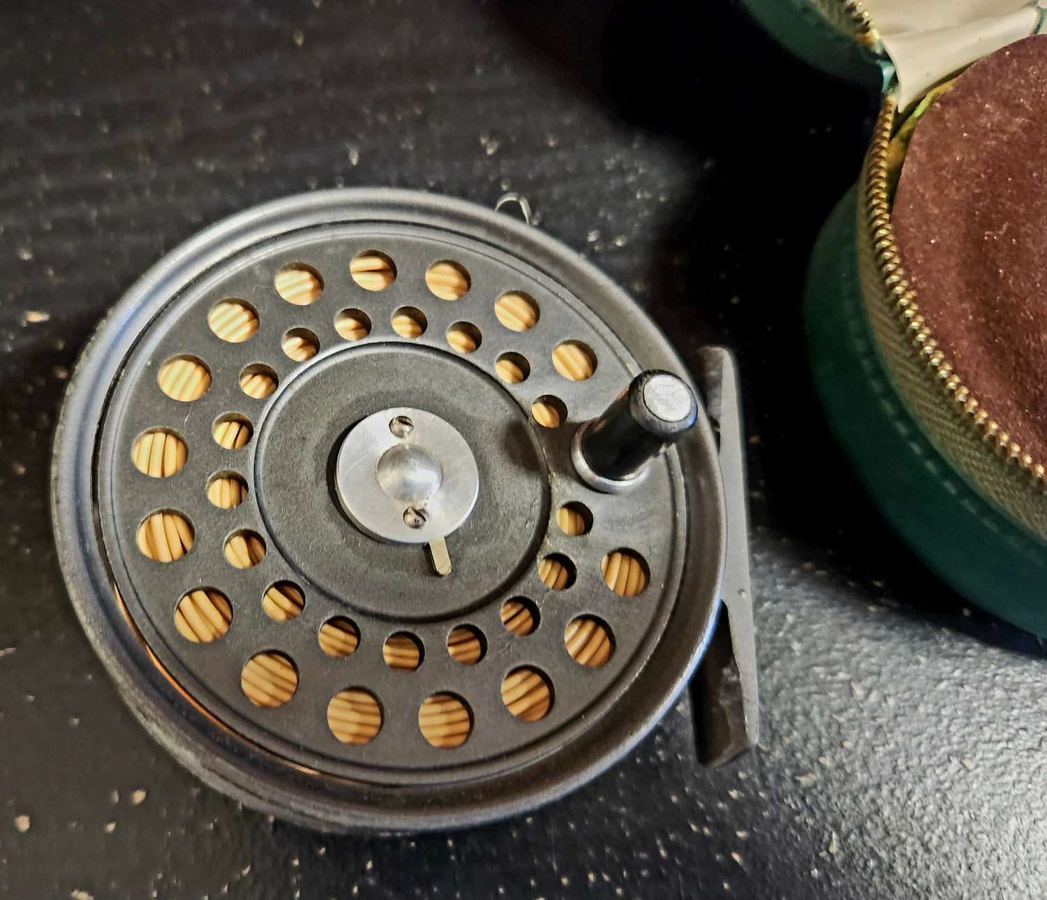 cfo iii fly reel Orvis Battenkill III Fly Fishing Reel With Case Made in England – Baxter House River Outfitters