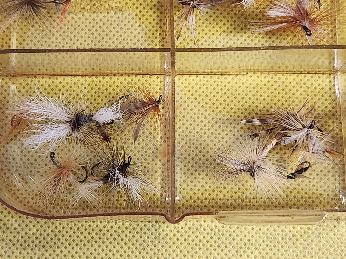 Dewitt Unbrekable Fly Box with Flies 38 flies