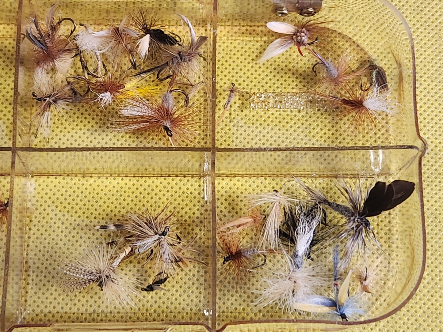 Dewitt Unbrekable Fly Box with Flies 38 flies