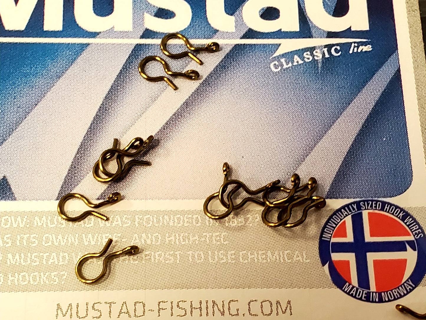 Mustad Snap Hooks - 77145-BR - 2 sizes – Baxter House River Outfitters
